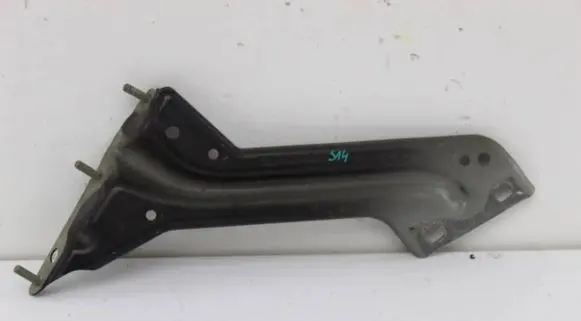 Audi Q5 SQ5 Fender mounting bracket 8R0821135