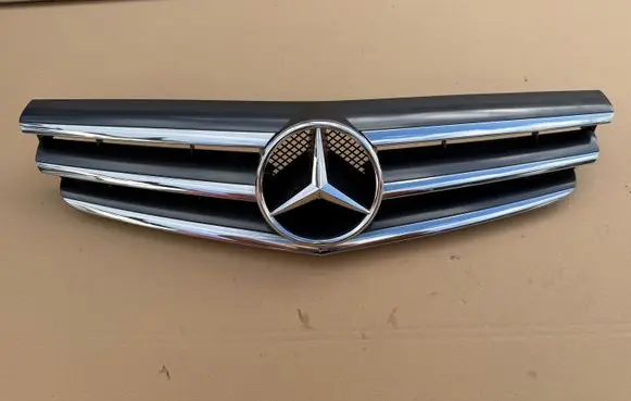 Mercedes-Benz CLC CL203 Front grill A2038801583