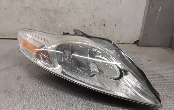 Ford Mondeo MK IV Headlight/headlamp