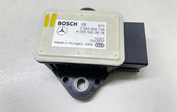 Mercedes-Benz E W212 ESP acceleration yaw rate sensor A0055422618 0265005735