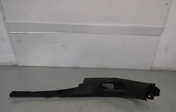 Peugeot 5008 II Front sill (body part) 