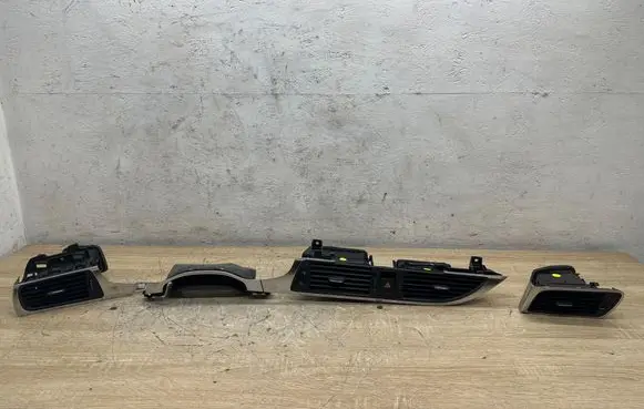Audi A7 S7 4G Dash center air vent grill 4G1820951