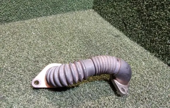 Renault Master III Engine coolant pipe/hose 147252403R