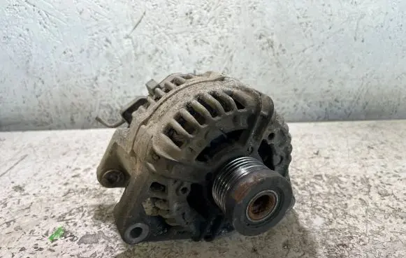 Opel Zafira A Generator/alternator 90561168 0124415005