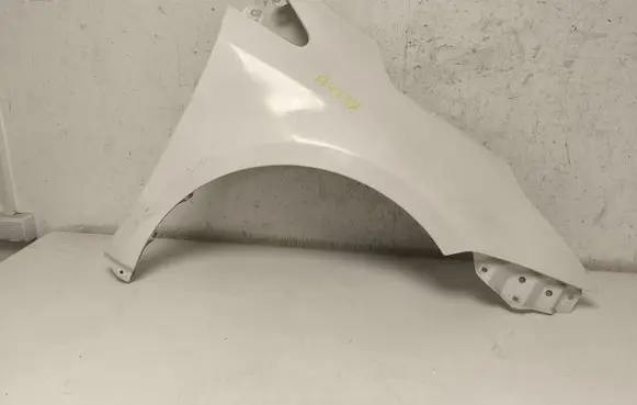 Toyota Avensis T270 Fender 