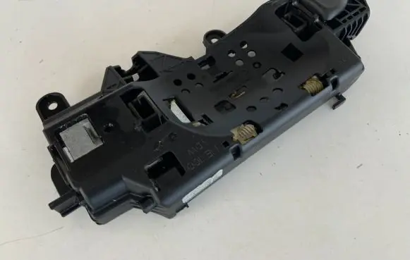 Front door exterior handle/bracket