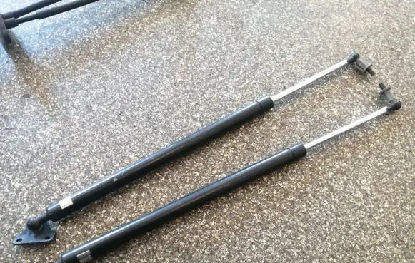 Mitsubishi Grandis Tailgate/trunk strut/damper