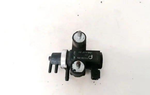BMW 5 E39 Turbo solenoid valve 72190323 7.21903.23