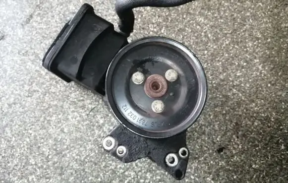 BMW X5 E53 Power steering pump