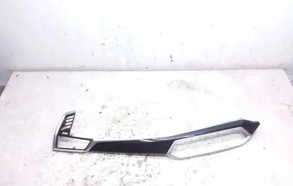 BMW X5 G05 Dashboard glove box trim 5569300 8073205