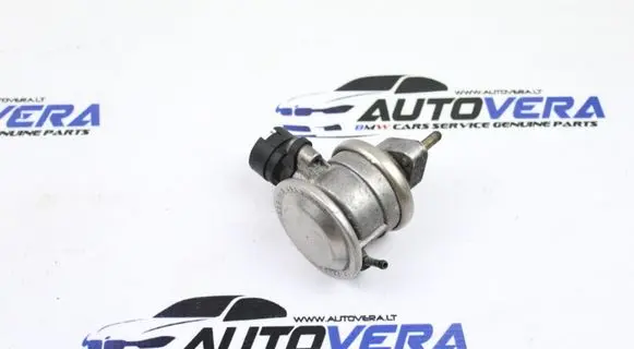 BMW 7 E38 EGR valve 1707619
