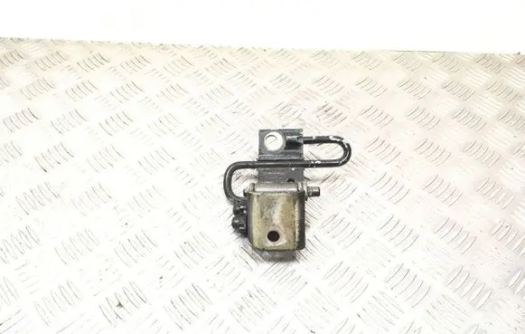 Audi A3 S3 8L Rear door lower hinge 8P4833411