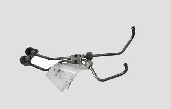 Volvo V40 Fuel injector supply line/pipe
