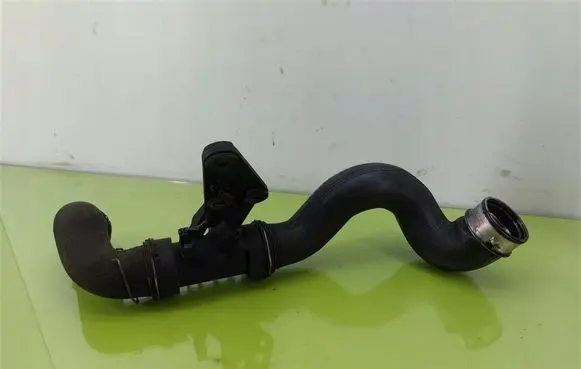Mercedes-Benz C W203 Intercooler hose/pipe A2035283382