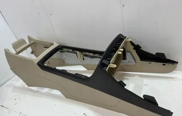 Volkswagen Touareg II Center console 7P1863241