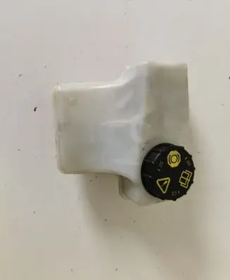 Volvo XC60 Brake fluid reservoir 31362252