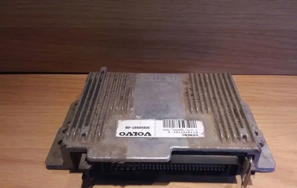Volvo S40, V40 Engine control unit/module S113727101