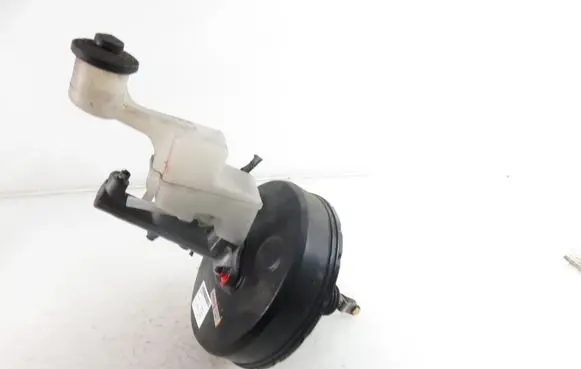 Toyota Corolla Verso E121 Brake booster 87402202