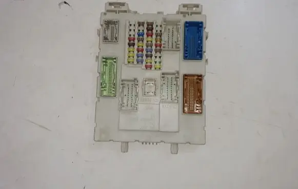 Ford C-MAX II Fuse module AV6N14A073