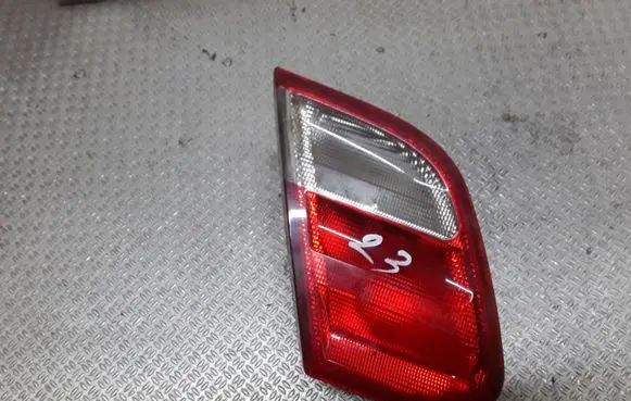 Tailgate rear/tail lights