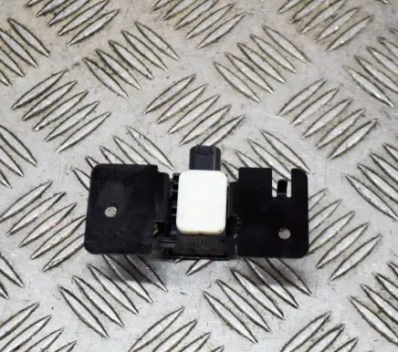Mercedes-Benz Vito Viano W639 Airbag deployment crash/impact sensor A0038202826