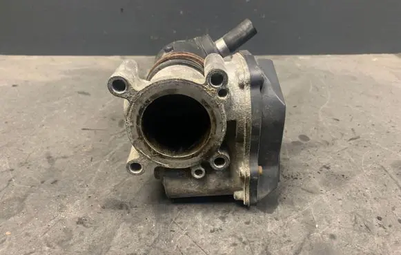 Volkswagen Polo V 6R Throttle valve 03D133062F