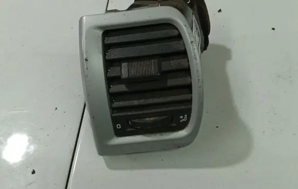 Skoda Roomster (5J) Dash center air vent grill 5J0819701E17S