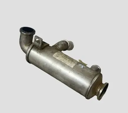 Ford Focus EGR valve cooler 3M5Q9F464BC VP1U3H9P445BB