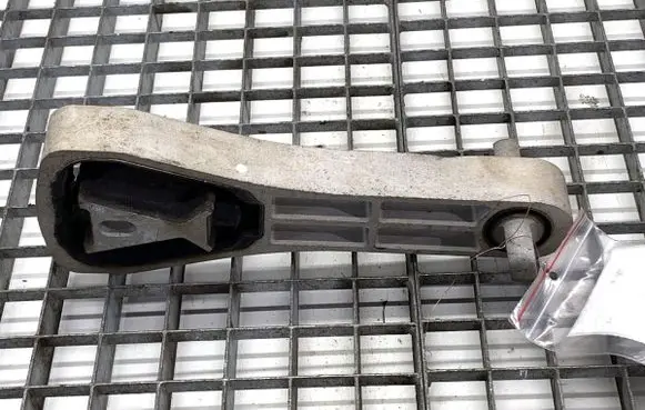 Volvo XC60 Engine mounting bracket 31460677