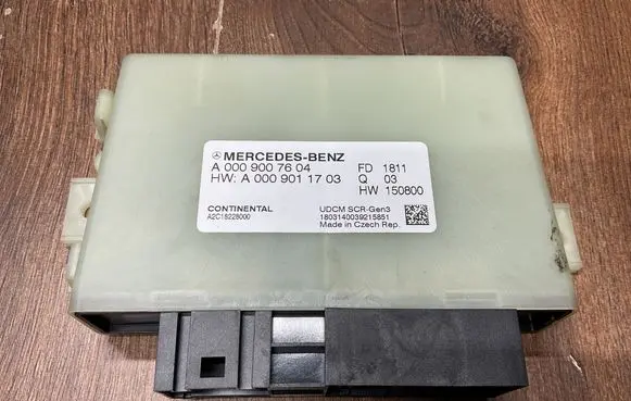 Mercedes-Benz E W213 Reducing agents exhaust control unit A0009011703