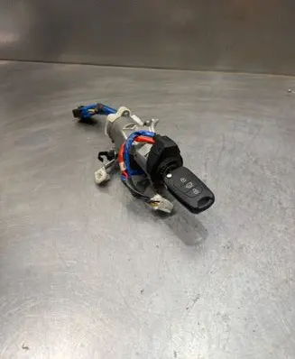 Hyundai i30 Ignition lock FDZDC2