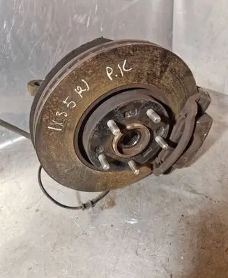 Front wheel hub spindle knuckle