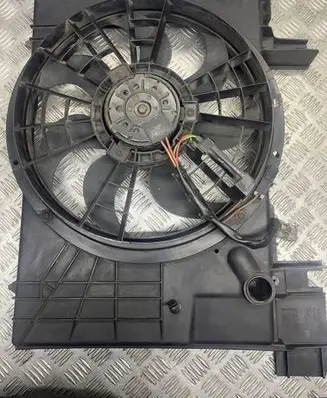 Volvo V70 Electric radiator cooling fan 9445261 3135103192
