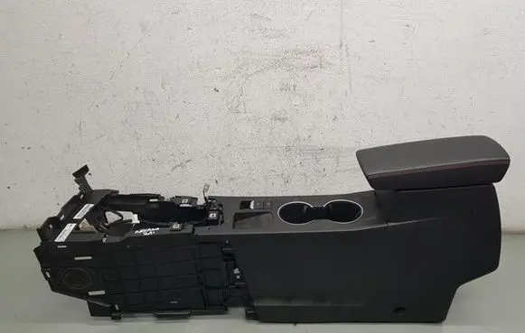Renault Arkana Center console