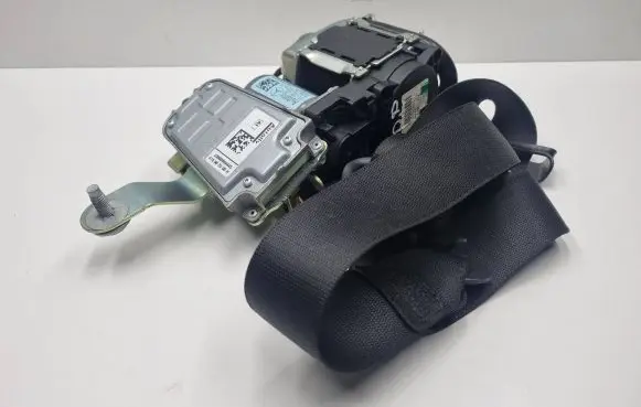 Mercedes-Benz E W212 Front seatbelt A2128606685 A2128607685 2128606685