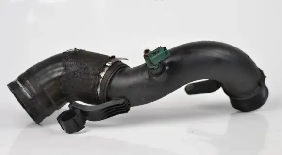 Peugeot Boxer Intercooler hose/pipe B10026 T682