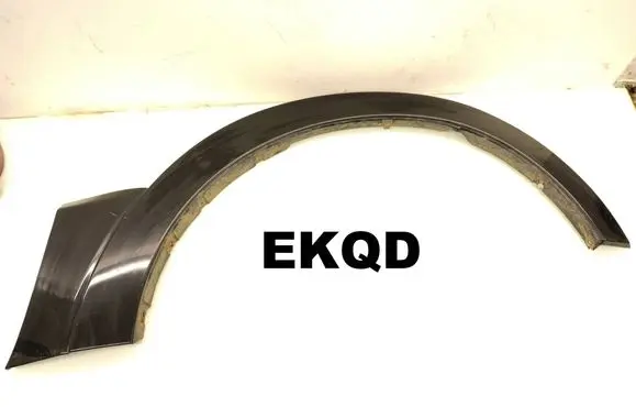 Mitsubishi Pajero Front arch trim 