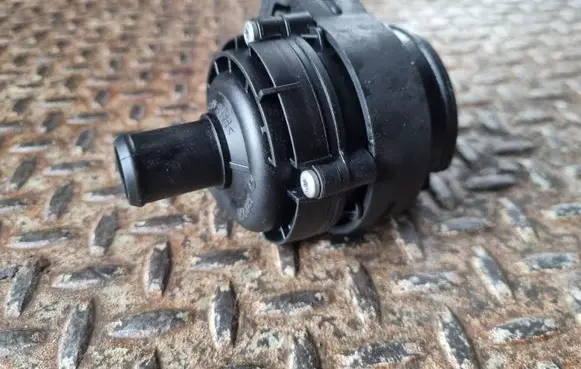Mercedes-Benz C W204 Electric auxiliary coolant/water pump A2118350364 0392023000
