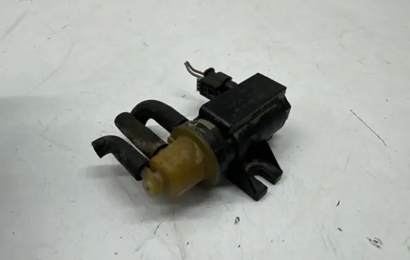 Mercedes-Benz SLK R172 Turbo solenoid valve A0091533128