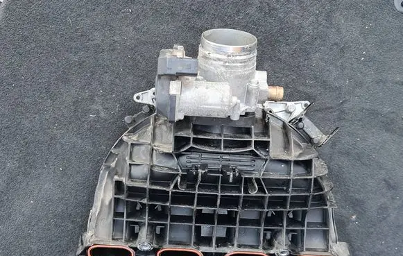 BMW 4 F32 F33 Intake manifold 7588126 10543512