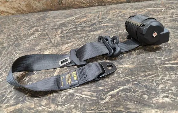 Maserati Coupe Rear seatbelt 33026286A 33023157