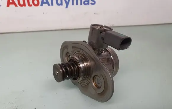BMW 3 F30 F35 F31 Fuel injection high pressure pump 7584461 13517584461