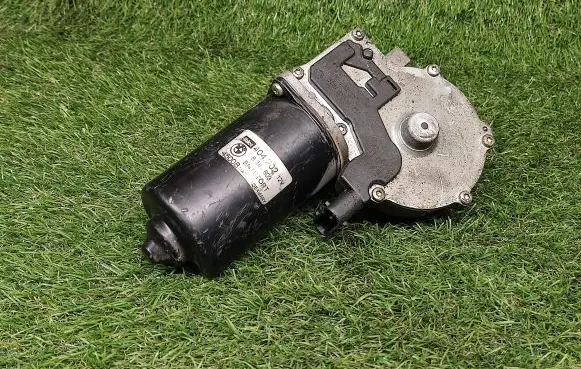 BMW 5 E39 Wiper motor 8360603 404202