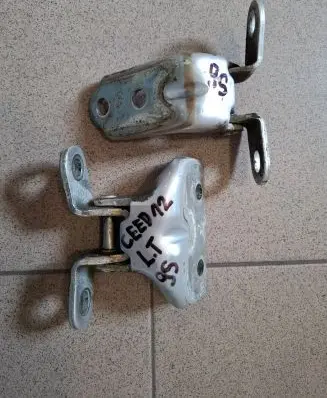 Rear door hinge set
