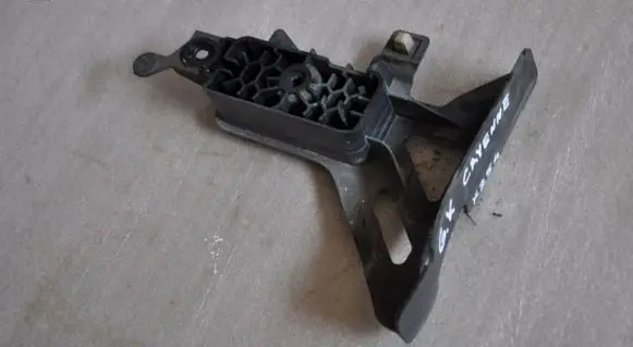 Porsche Cayenne (92A) Jacking socket point 7P5802819A