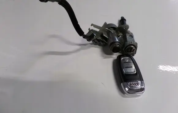 Audi A8 S8 D4 4H Ignition key/card 4H1857410QPILOT