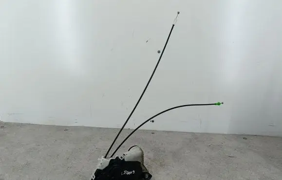 Toyota Yaris Front door lock