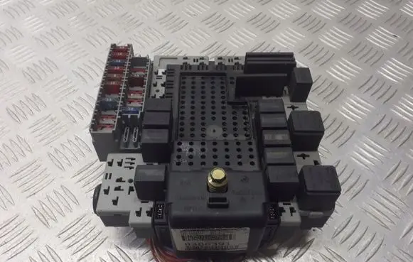 Volvo S60 Fuse box set 08679899