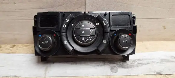 Peugeot 5008 Climate control unit 400017009 1002SBA1S