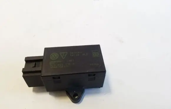 Volkswagen Touareg I Seat heating relay 7L0959772D